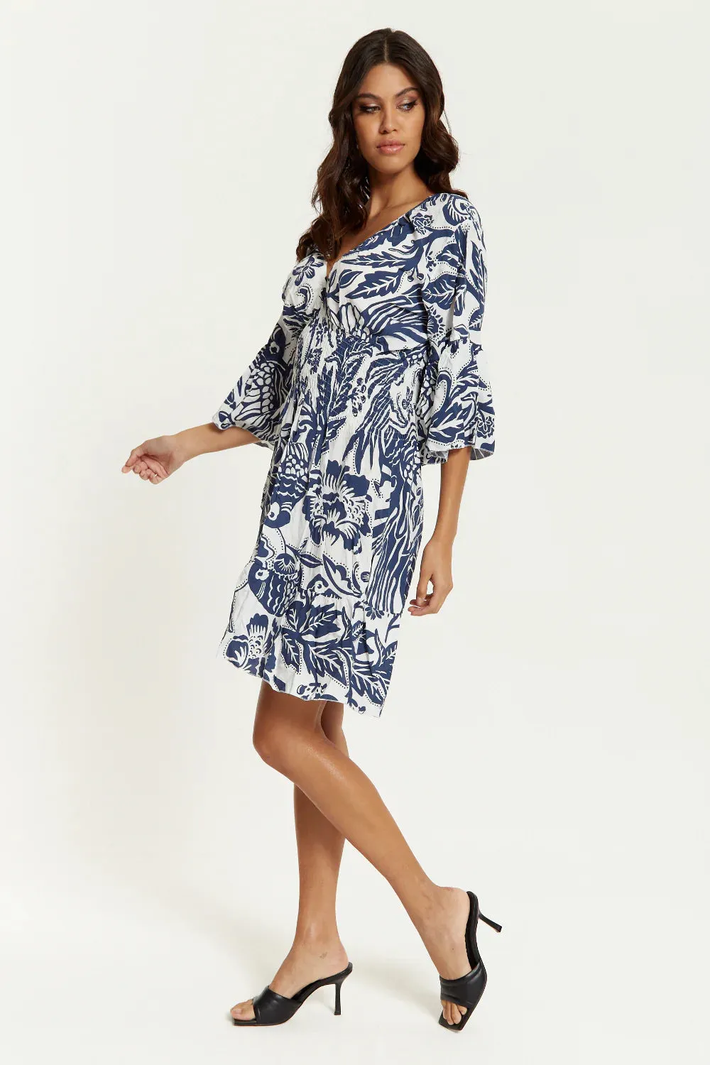 Hoxton Gal Oversized V Neck Detailed Floral Print Mini Dress