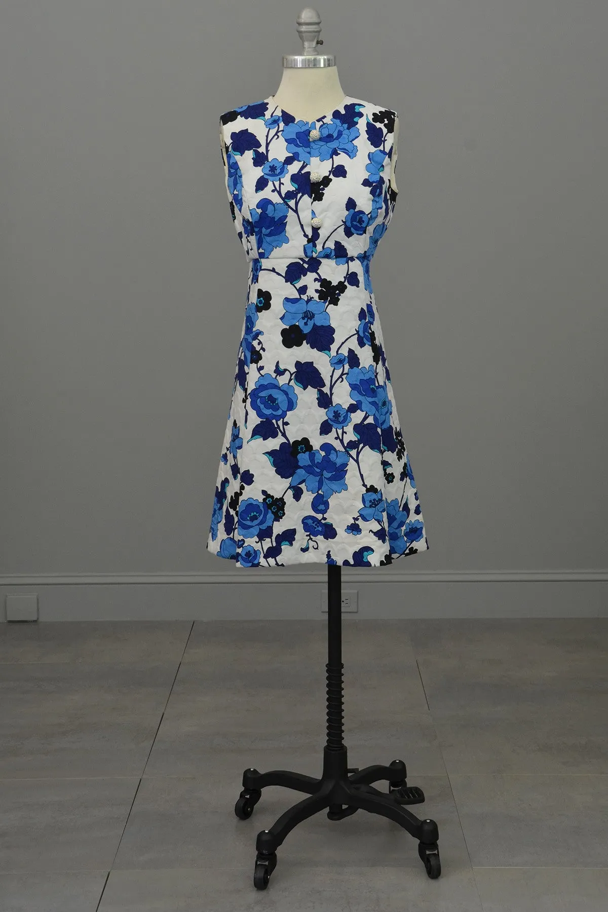 Vintage 1960s Blue on White Floral Novelty Print Mini Babydoll Dress, XS